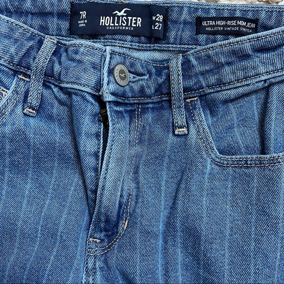 Hollister Ultra High Rise Mom Jeans - Picture 2 of 3